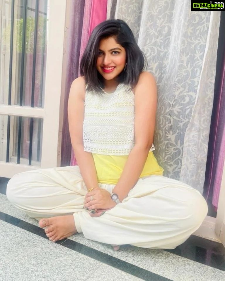 Naina Sarwar Instagram - In my own happy space🐥🥰 #ugadi🌿 #habbadashubhashayagalu Photocredits - Eza Sanaya🫶🏼