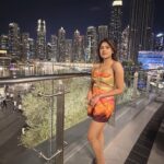 Naira Shah Instagram - In love with the magic💕😌 Wearing @preciosa_boutiq #nairashah#dubai#2k22#orange#magic Dubai, United Arab Emirates