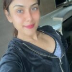 Naira Shah Instagram - Love the skin you’re in, it’s the best self care 💕🍀 #nairashah#nomakeup #nofilter #selfie #natural #beauty #love #smile #instagood #naturalbeauty#happyholidays TROVE Dubai