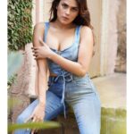 Naira Shah Instagram - 🦋🦋🦋 #DenimOnDenim #ModelStyle #FashionForward #OOTD #Fashion #ModelLife #Actor #OOTD #Trending