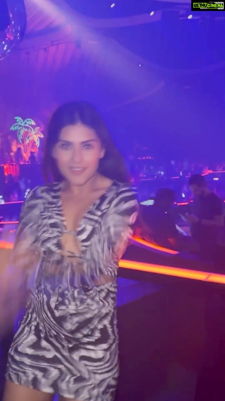 Naira Shah Instagram - Danced my heart out throughout the night!! 😌🥳 #sky2.0#skydubai#dubailife#nairashah Dubai, United Arab Emirates