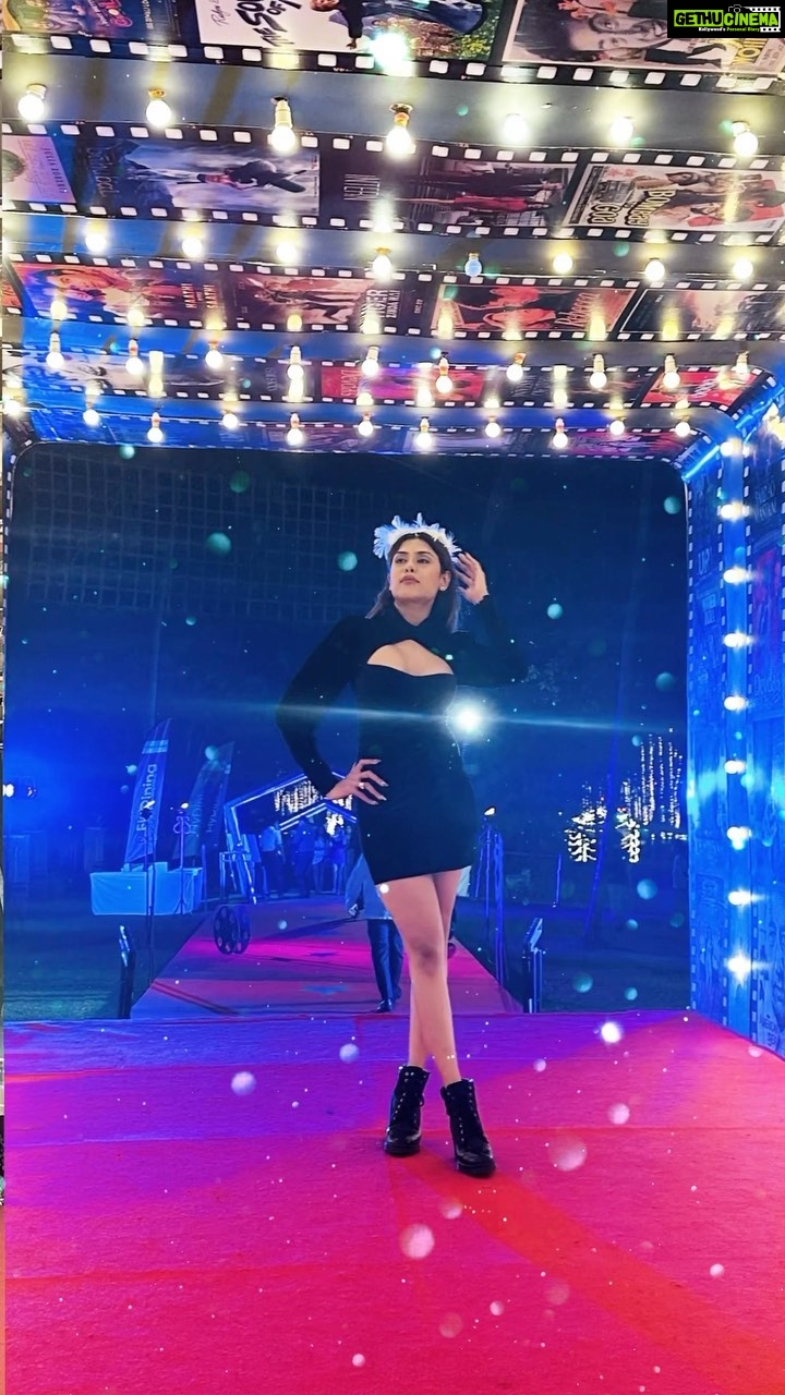 Naira Shah Instagram - We’re already four days into the new year and I can’t help but reminisce how beautiful 2022 was. It was a year full of love, happiness, health and success and I am grateful for every bit of it. 2023, I can’t wait to see what you have in store for me! #nairashah#goa#newyears#bestyear#2022#liveitup#gratefull#blessed#thankyouqlmighty❣️ Goa, India