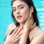 Naira Shah Instagram – Sassy, playful and alluring 
Yes! I m talking about the pool😌!

Pic credits @munnasphotography