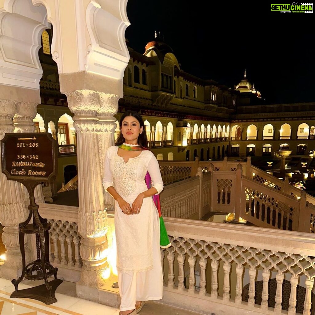 Naira Shah Instagram - Jaipur royals!!! #2 🌸😌☺️☺️ Rambagh Palace Jaipur