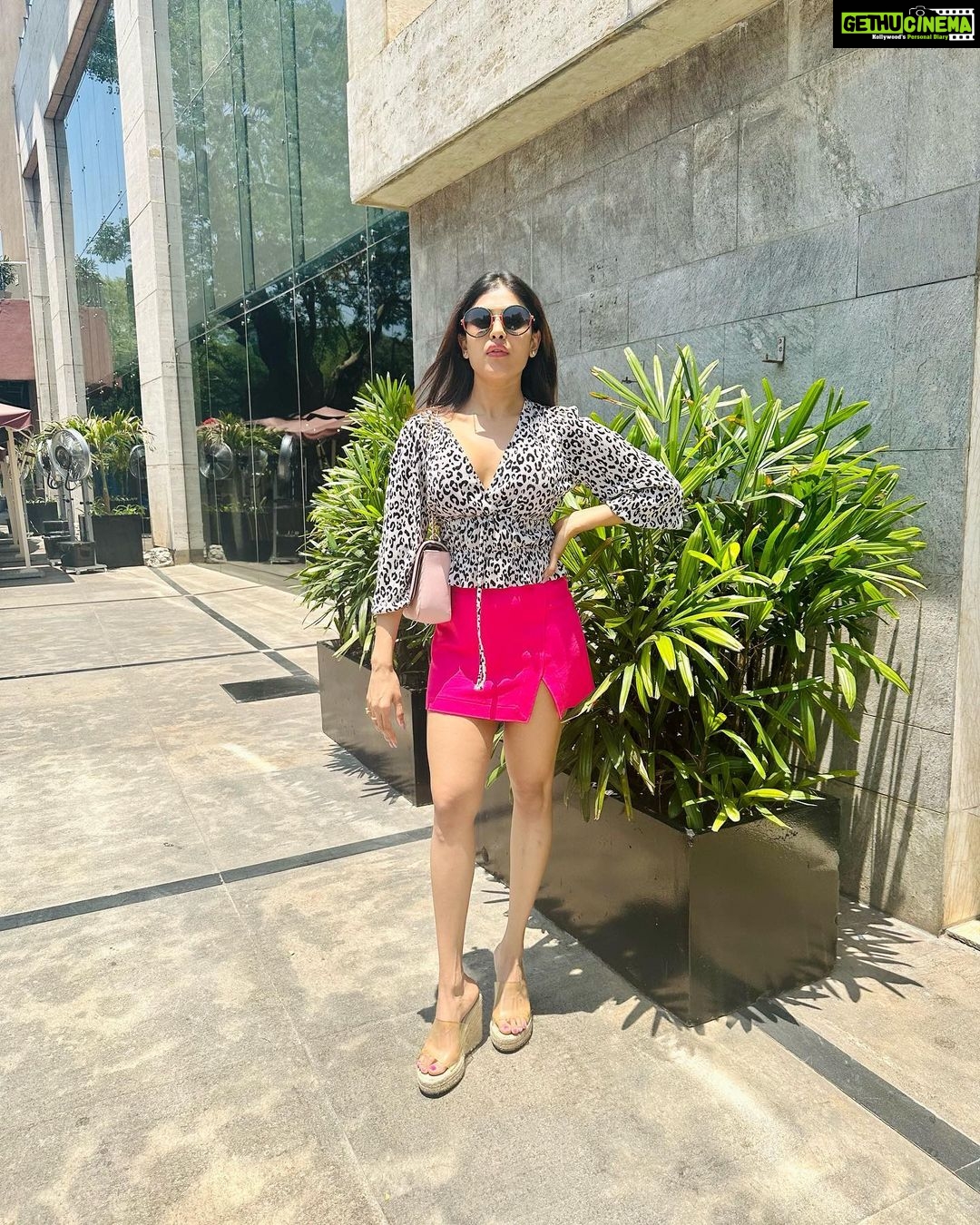 Naira Shah Instagram - Sunkissed!!!!!🌸 JW Marriott Hotel Bengaluru