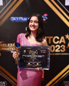 Naisha Khanna Instagram - Popular Child Influencer Of The Year! 
Thankyou🫶🏻❤️🏆

📸: @ankitsahu8589 @unreel_ank 
👗: @the_adhya_designer 
#ootd #award #awardwinning #awardwinner #instagood #naishains #naishakhanna #itcaawards