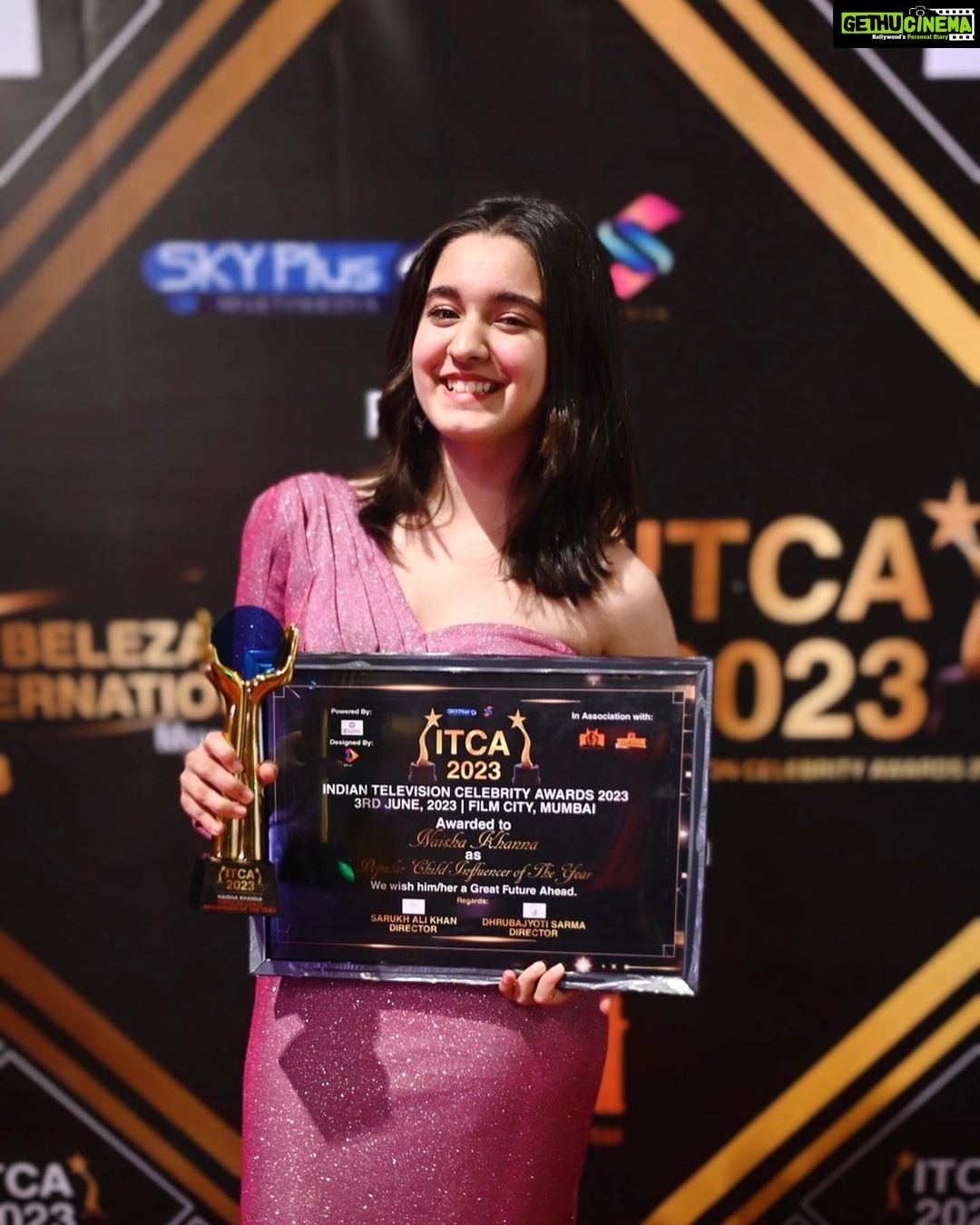 Naisha Khanna - 28.8K Likes - Popular Child Influencer Of The Year!
Thankyouπ«Άπ»β€οΈπ
πΈ: @ankitsahu8589 @unreel_ank
π: @the_adhya_designer
#ootd #award #awardwinning #awardwinner #instagood #naishains #naishakhanna #itcaawards