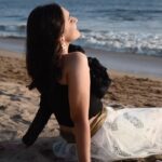 Naisha Khanna Instagram - 🤍✨🕊️🌊☁️ 🎥: @ankitsahu8589 @unreel_ank #ootd #instagood #trending #vibes #beachvibes #cinematography #videogram #reels #reelsinstagram #reelitfeelit #viral
