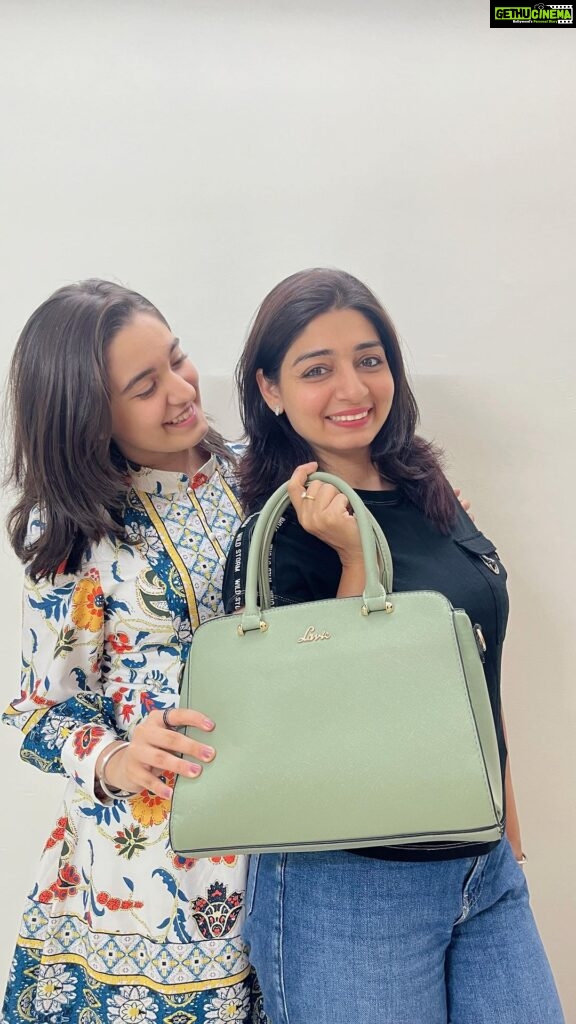 Naisha Khanna Instagram - Celebrating Motherhood 🥰 Thank you @lavieworld for sending these stunning gifts! 😍 Tell us which #laviebag are you gifting your mom! . Grab an additional 20% off on her gift by using the code: MOTHERSDAY20 . #lavieworld #laviemoments #laviegirltribe #handbag #mothersday #mothersdaygift #love #gift #naishakhanna #reelsinstagram #reelsvideo #reels #trendingreels