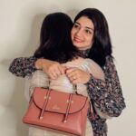 Naisha Khanna Instagram - To the woman who has created so many beautiful MoMents in my life! Thank you, Mom🥰 . Style and functionality, the perfect gift combo for your incredible mom this Mother's Day!👭🏻 with @lavieworld . #lavieworld #laviegirltribe #laviexAnushka #handbag #mothersday #mother #love #weekend #explore #naishakhanna #collab