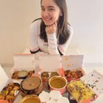 Naisha Khanna Instagram - My tastebuds have found a new palate of flavours with the new delicious menu from Goila Butter Chicken. The internationally loved Indian food delivery chain has launched new delicacies to win over your foodie heart. The new menu will let you get your hands on scrumptious Handi Chicken and Mutton, get fixated forever on Dhaba Style Chili Chicken, make you go coconuts over Veg/Non-Veg Coconut Curry, and seekh your attention towards Chicken Kebab, and much more. Go and eat your heart out of the new menu and your forever favourite smoky Butter Chicken. #EID #GoilaButterChicken #GBC #SaranshGoila #ButterChicken #ButterPaneer #Food #IndianFood #Collab
