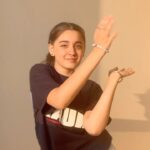 Naisha Khanna Instagram - Trends🤍🌝 #explorepage #trending #reels #reelsinstagram #likes #ootd #trendingreels #dance #dancereels