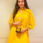 Naisha Khanna Instagram - “Best Child Actor” 🏆♥️ I’m so grateful to all my Naishains and the people who support me throughout, this one’s for you all!🤍 #bharaticonaward Thankyou @prabha_bhanushali25 ma’am and Akhil Bhansal sir for giving me this opportunity 🏆 👗: @the_adhya_designer Sahara Star