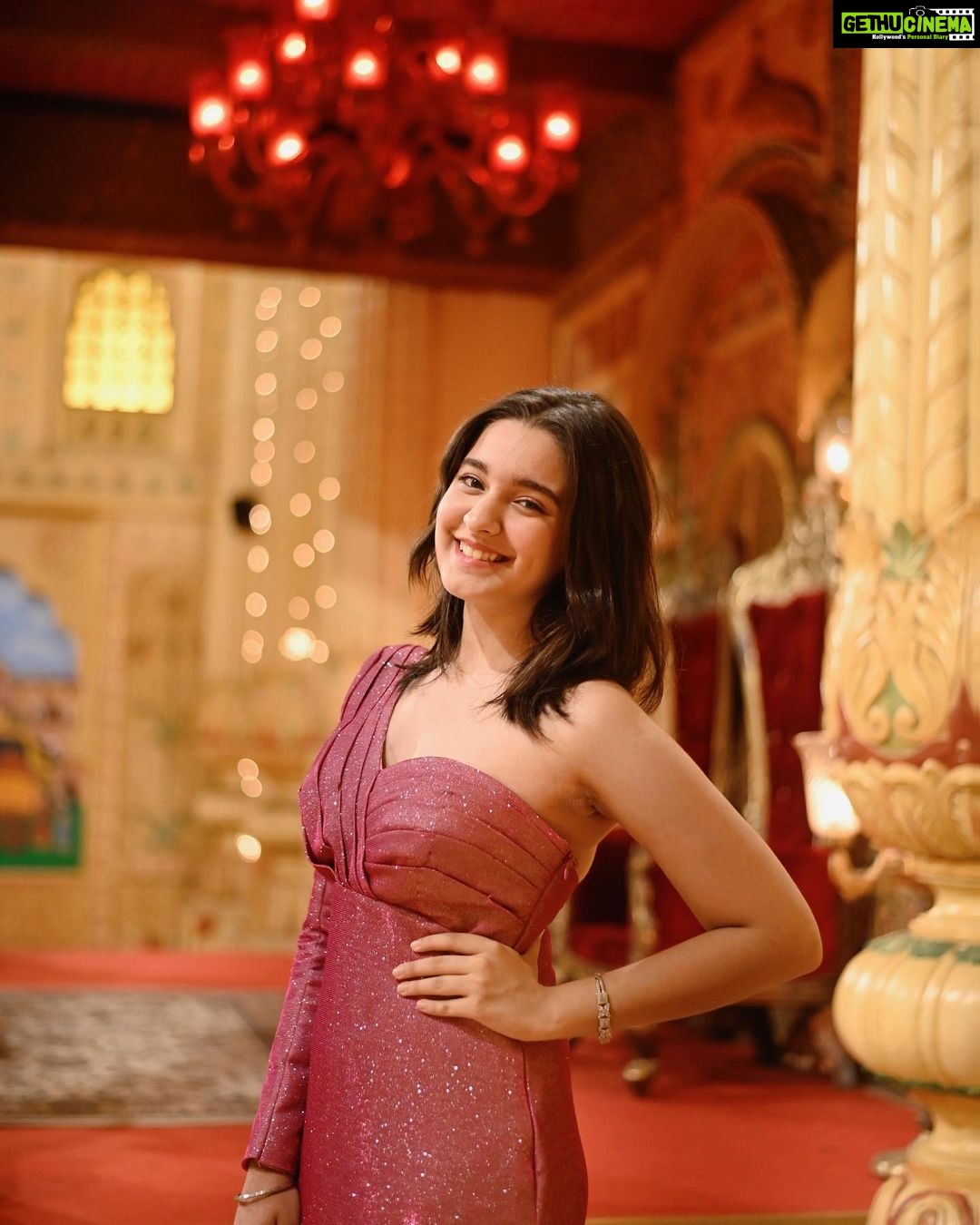 Naisha Khanna - 27K Likes - Me? Jealous of you? Bless your delusional heart π±π
π·: @ankitsahu8589 @unreel_ank
π: @the_adhya_designer
#ootd #naishains