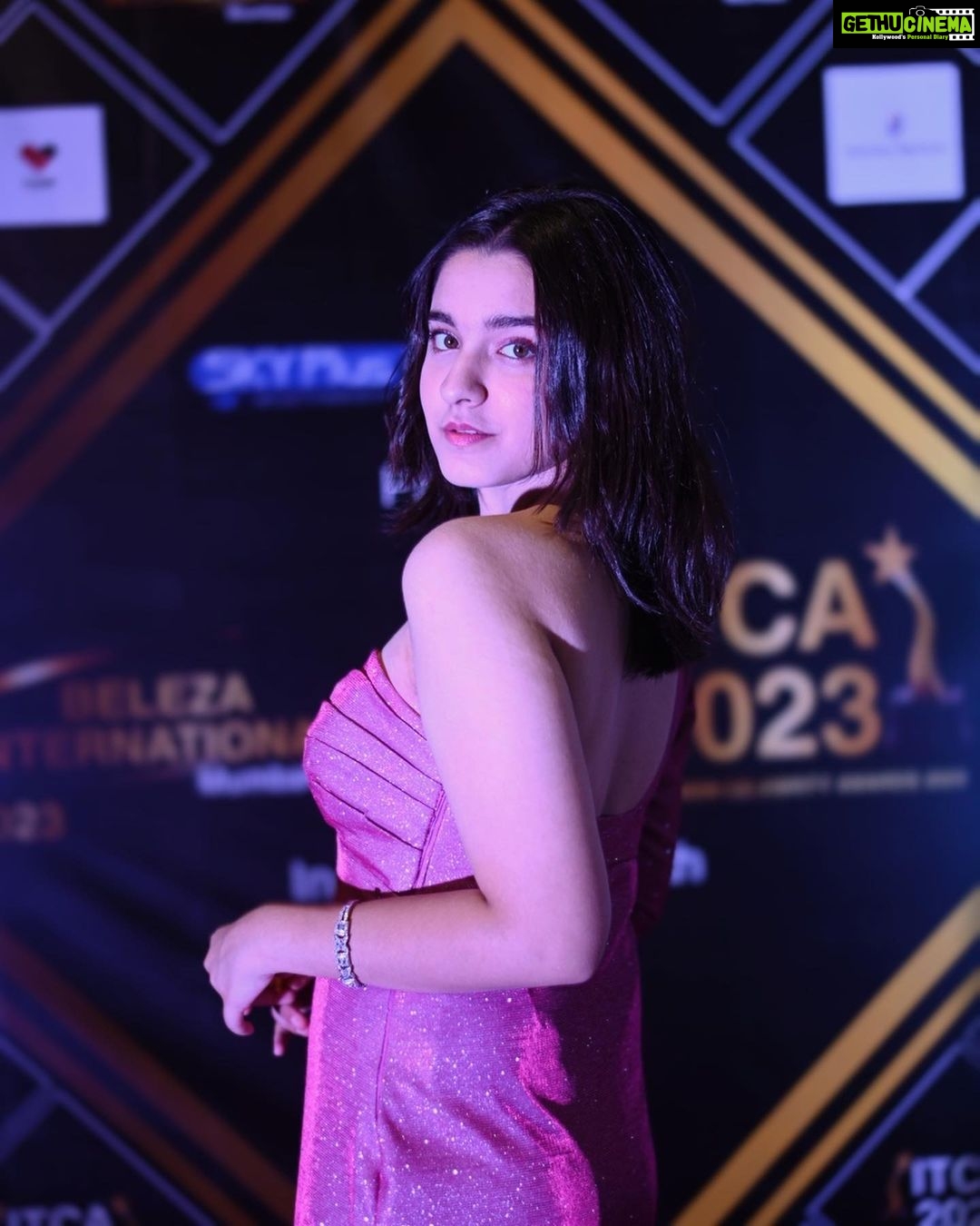 Naisha Khanna - 28.8K Likes - Popular Child Influencer Of The Year!
Thankyouπ«Άπ»β€οΈπ
πΈ: @ankitsahu8589 @unreel_ank
π: @the_adhya_designer
#ootd #award #awardwinning #awardwinner #instagood #naishains #naishakhanna #itcaawards