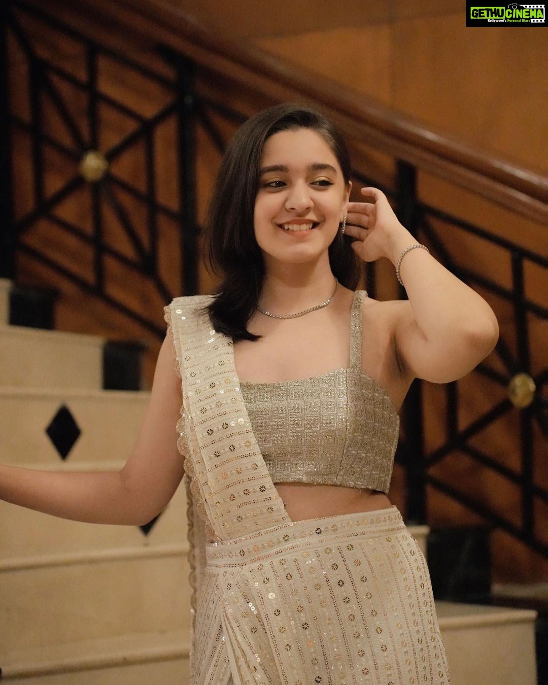 Naisha Khanna - 32.9K Likes - π€π»ππ·β¨
outfit: @yeh_lehenga_nahi_mehenga
πΈ: @black_lotus99
jewellery: @deepkiran_jwellers_