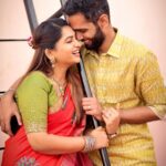Nakshathra Nagesh Instagram – Just us ❤️ 
.
.
.
.
.
.
.
.
.
.
.
Thank you @haran_official_ for capturing us so effortlessly 🧿 
Blouse by the best @sajna_bridal_wear_designer 
Saree from @lasitha9521 
Jewellery and styling by @nallininagesh 
#NakshufoundherRagha