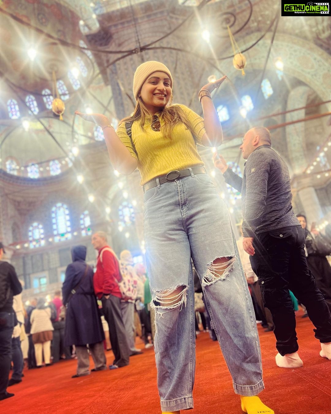 Nakshathra Nagesh Instagram - Some Monumental-moments 😉 #bluemosqueistanbul #ayasofya #topkapipalace #istanbul Turkey, Istanbul
