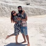 Nakshathra Nagesh Instagram – Can you stand on snow barefoot? 🤔 

just kidding! This was at the #pamukale hot spring ❤️ 

What a sight! 🇹🇷 

#NakshuFoundHerRagha #happytravellers