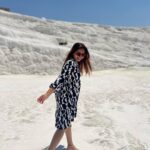 Nakshathra Nagesh Instagram – Can you stand on snow barefoot? 🤔 

just kidding! This was at the #pamukale hot spring ❤️ 

What a sight! 🇹🇷 

#NakshuFoundHerRagha #happytravellers