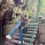 Nakshathra Nagesh Instagram – Duden waterfalls #antalyaturkey #happytravellers #NakshuFoundHerRagha 

Don’t miss out the 3rd and 4th picture as my husband tries to pose like me 🙈🤷🏻‍♀️ Antalya Düden Şelalesi