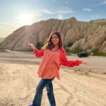 Nakshathra Nagesh Instagram – It was a party in the valley! Love the Turkish music that follows us on every tour ❤️ 

#turkey Goreme, Cappadocia, Turkey