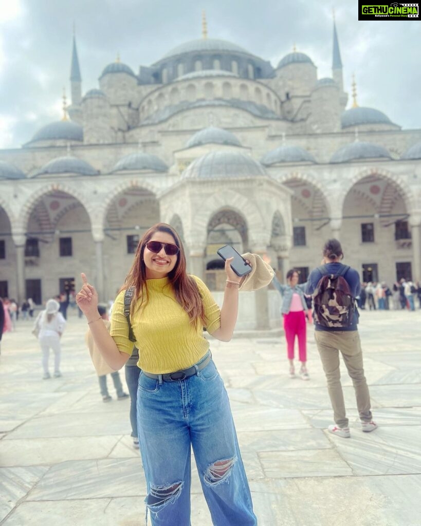 Nakshathra Nagesh Instagram - Some Monumental-moments 😉 #bluemosqueistanbul #ayasofya #topkapipalace #istanbul Turkey, Istanbul