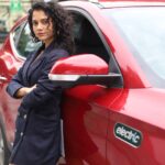 Namita Krishnamurthy Instagram - TIL there’s an entire sub-genre of tumblr feminism dedicated to “girlfailures” - the opposite of girlbosses - for those who identify as an absolute loser of a female character. All this is to say, I am terrified, can we all collectively cancel the Internet, and not make Fleabag our holy feminist icon. So here’s a picture of me channeling my #girlboss I guess, because it’s slightly less infuriating than #girlfailure 💖 Blazer: @cookiecrumblefinds Shoes: @yourdream_thrift 📸 @sat_narain #namitakrishnamurthy #curlyhaircommunity #outfitoftheday #thriftedfashion #bosslady