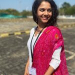 Namita Krishnamurthy Instagram - Pov: I’m your college/office crush 😻 Drop your best pickup line ✨ #curlyhairstyle #tamilgirls #feelingpretty #hairinthewind #namitakrishnamurthy Chennai, India