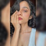 Namita Krishnamurthy Instagram - Tease burst pizza 🍕 (@hahahaharish captioned) #namitakrishnamurthy #curlygirl #selfietime #feltcutemightdeletelater
