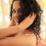 Namita Krishnamurthy Instagram - soft girl era ✨ 📸: @sat_narain #softgirl #nomakeuplook #cuteaesthetic #curlyhaircommunity #namitakrishnamurthy #tamilactress