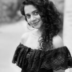 Namita Krishnamurthy Instagram - Wednesday Addams Pondy bazaar version 🫠 Thank you @deran_photography 🖤 #namitakrishnamurthy #curlyhair #tamilactresses #outfitoftheday #chennaiblogger