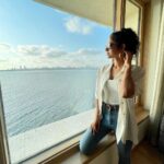 Namita Krishnamurthy Instagram - Bombae ♥️ 📸 @sastika_rajendran #namitakrishnamurthy #roomwithaview #workcation #outfitofthedaybabe #casualfit #chennaiinfluencer Trident, Nariman Point, Mumbai