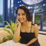 Namita Krishnamurthy Instagram - Konjam coffee konjam trauma-sharing with @mrithulachetlur 🫠♥️ 📸: @mrithulachetlur #namitakrishnamurthy #curlyhairstyles #outfitoftheday #coffeedate #chennaiinfluencer #explorepage #fyp