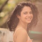 Namita Krishnamurthy Instagram - It’s the season of love apparently ✨♥️ 📸: @sat_narain #curlyhair #namitakrishnamurthy #casualfit #goldenhour #portraitphotography