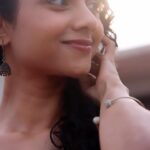 Namita Krishnamurthy Instagram - Counting my blessings even on a rainy day 🌧️ 📸: @hakunamatata_sai #namitakrishnamurthy #chennaigirls #curlyhairinfluencer #curlyhaircommunity #traditionallook #feelinggrateful Chennai, India
