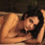 Namita Krishnamurthy Instagram - Dreaming about you like 💭🥰 Photography: @sat_narain Video editing: @clip_tuner #namitakrishnamurthy #reelsindia #tamilreels #chennaiinfluencer #feelitreelit❤️ #curlyindianhair #curlygirlmethod #portrait_mood Chennai, India