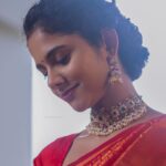Namita Krishnamurthy Instagram - Hey you, happy Pongal 🥰♥️ Saree: @licto_wears Jewelry: @narayanapearls MUAH: @bg_maquillage #sareelove #traditionallook #tamilgirl #pongalwishes #silksarees #indianjewelry #namitakrishnamurthy #indianwedding #sareeaddict #curlybeauties Chennai, India