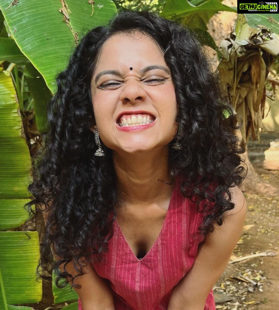 Namita Krishnamurthy Instagram - A post to honour my cuteness and the cuteness of my cousins and our combined cuteness >>> @raeshhhhhh @premasankarkanaka @aashritha_sarma #curlyhair #namitakrishnamurthy #familytime #weekendgetaway