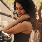 Namita Krishnamurthy Instagram - Just trying to get your attention 🖤 📸: @sat_narain #curlyhair #curlyqueen #namitakrishnamurthy #tamilactress #cuteindiangirl #portraitsindia #curlygirlmethod #curlscurlscurls Chennai, India