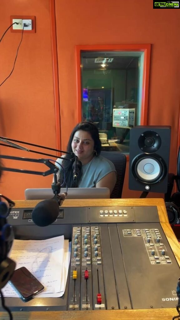 Namitha Instagram - LIVE FROM Sooriyan FM Srilanka #sooriyanfm #fm Love you all ❤️ #bowwow #tamil #movies #thriller #namitha #trending #wolfguard Colombo කොළඹ கொழும்பு