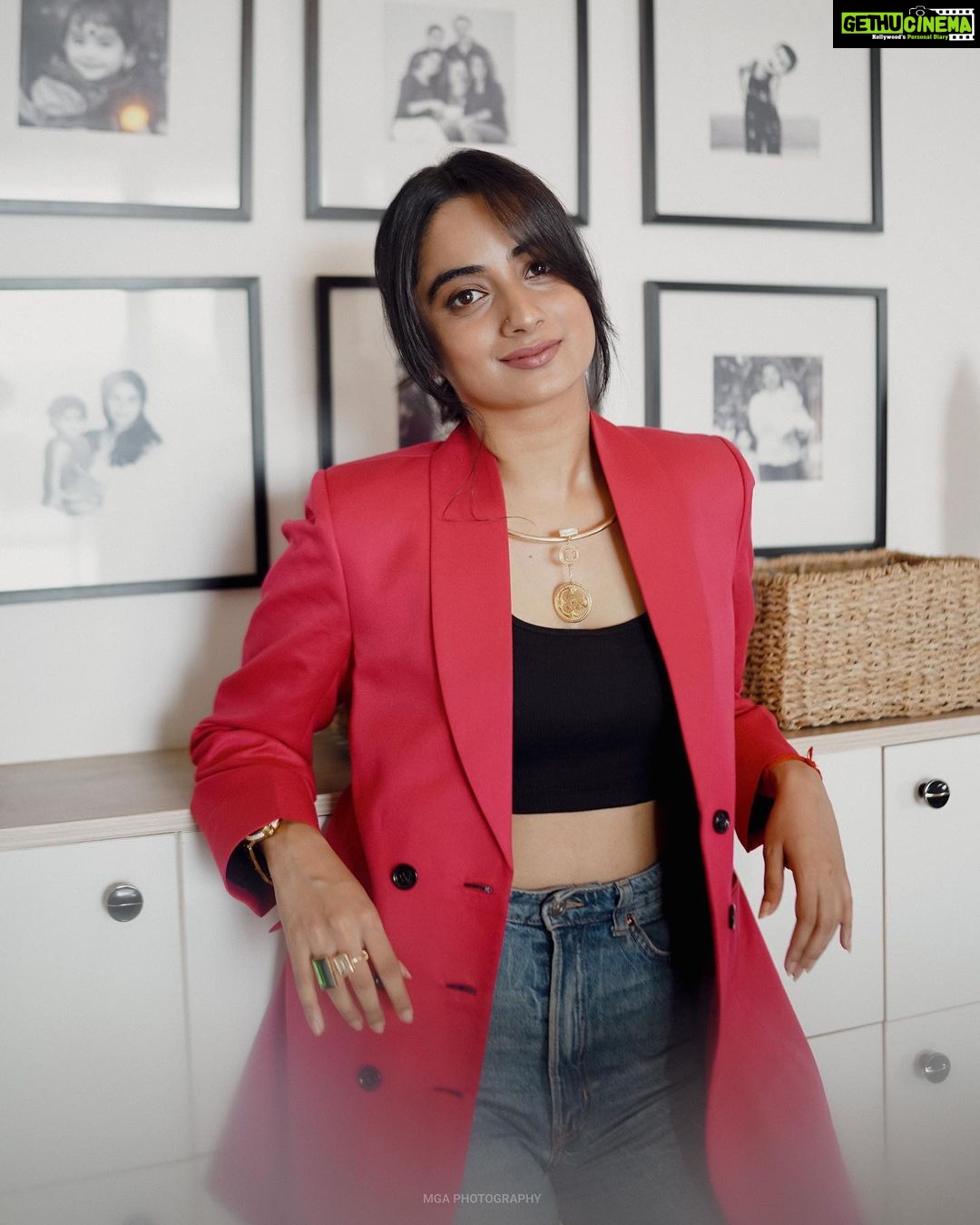Namitha Pramod Instagram - Does my sparkle burn your eyes😬 Swipe right 😝 📷: @merin__georg Styled by : @rashmimuraleedharan Wearing: @queue_design_studio💫 Neck piece : @amorettestore.in 🌙 #instagram #picoftheday #fashionista #portraitphotography #happiness #she Home