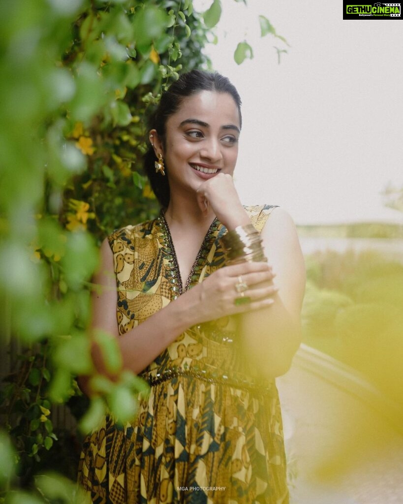 Namitha Pramod Instagram - I hide you in my eyes ♥️ 📸: @merin__georg Styled by : @rashmimuraleedharan Wearing: @klumbyprajinajaanaki