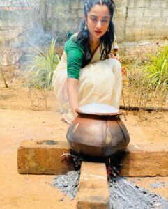 Namitha Pramod Instagram - Glimpses of Attukal Pongala 🙏🏼