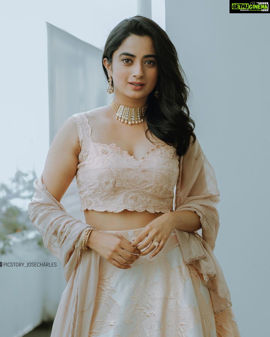 Namitha Pramod Instagram - Go with the flow 🌸 📷: @picstory_josecharles Wearing: @labelmdesigners Jewellery: @kavithagoldanddiamonds Styled by : @styledbysmiji