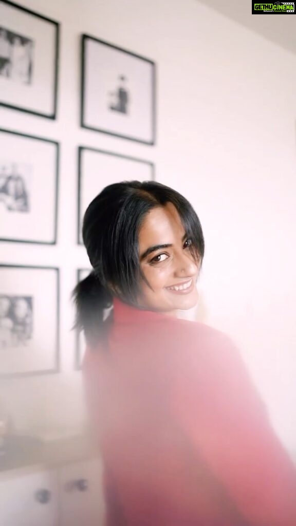 Namitha Pramod Instagram - Mood 🌟 📷: @merin__georg Styled by : @rashmimuraleedharan Wearing: @queue_design_studio💫 Neck piece : @amorettestore.in 🌙 #bts #mood #reels #reelsinstagram