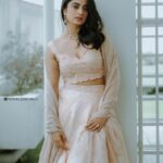 Namitha Pramod Instagram – Go with the flow 🌸
📷: @picstory_josecharles 
Wearing: @labelmdesigners 
Jewellery: @kavithagoldanddiamonds 
Styled by : @styledbysmiji