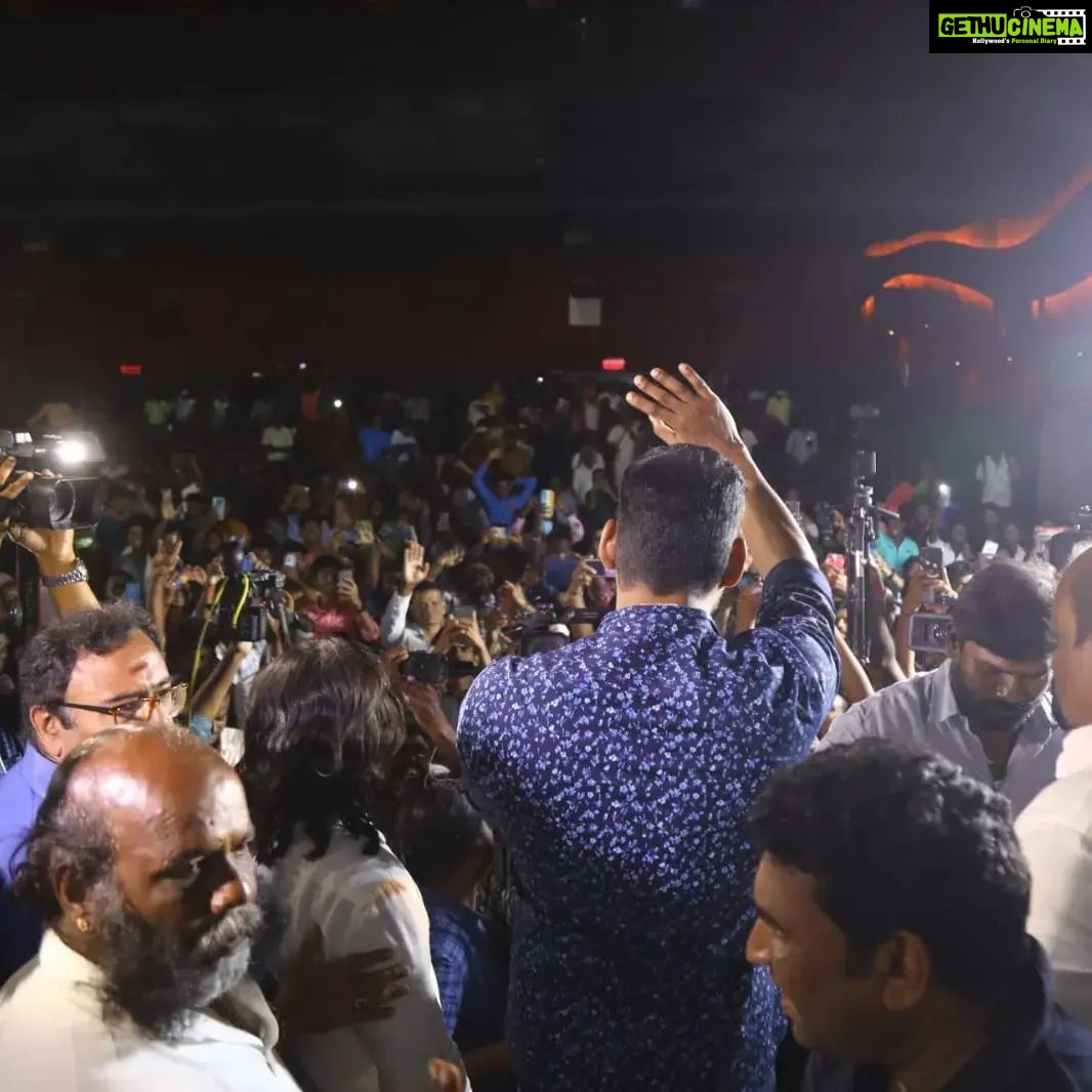 Nandha Durairaj Instagram - Actor @actorvishalofficial Arrives at Trichy for #LaththiPromotion youtu.be/0pPfP7KLo3M #LaththiTrailer ▶️ #LaththiFromDec22nd #Vishaltrichyvisit @rana_productions_ @nandaa_actor @actorramana_official @u1recordsoffl @jpr__films @balasubramaniem_dop @adityamusicindia @dir_vinothkumar @thesunainaa @johnsoncinepro