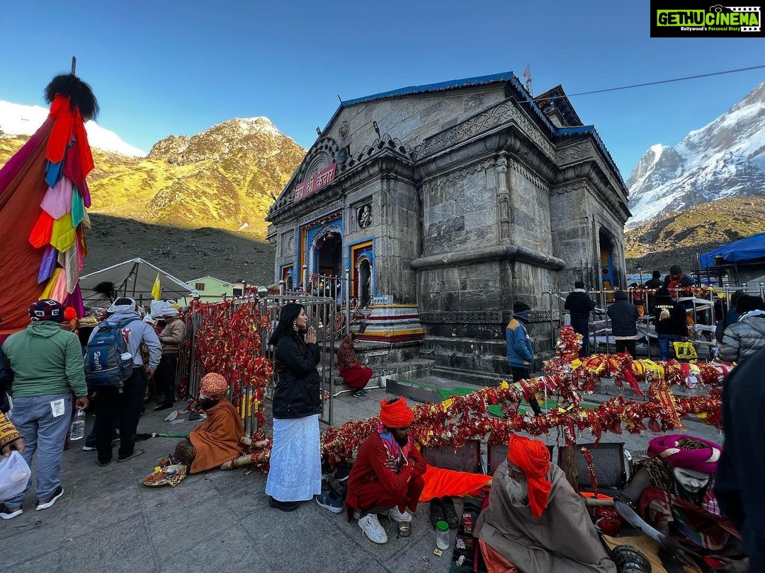 Nandini Rai Instagram - Har har #mahadev 🙏🏼 the only place where you can see the miracles and you can feel it …! 😍❤️🥰 ! I am destined enough to see him 2 times …as I felt he called me to visit him… I found #peace and I feel I am #stronger now….It’s all god’s grace 🙏🏼 #kedarnath 🏔️ Kedarnath Temple-केदारनाथ मंदिर