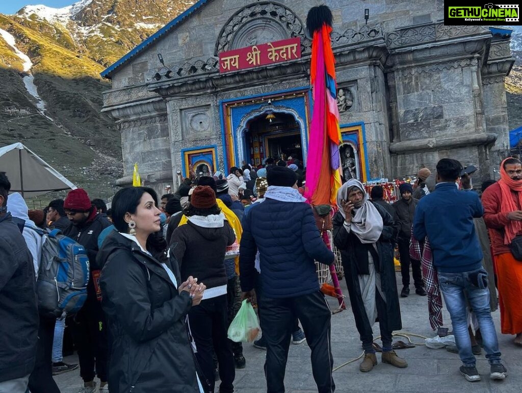 Nandini Rai Instagram - Har har #mahadev 🙏🏼 the only place where you can see the miracles and you can feel it …! 😍❤️🥰 ! I am destined enough to see him 2 times …as I felt he called me to visit him… I found #peace and I feel I am #stronger now….It’s all god’s grace 🙏🏼 #kedarnath 🏔️ Kedarnath Temple-केदारनाथ मंदिर